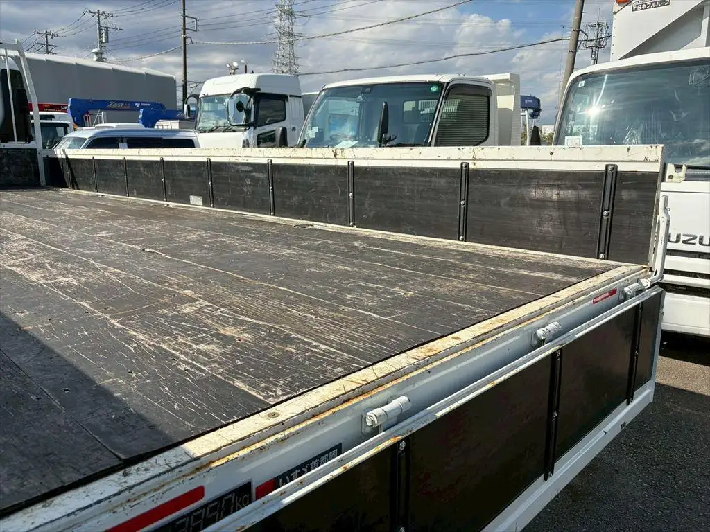 いすゞ フォワード 中型/増トン 平ボディ ベッド 2PG-FRR90S2の中古トラック画像10