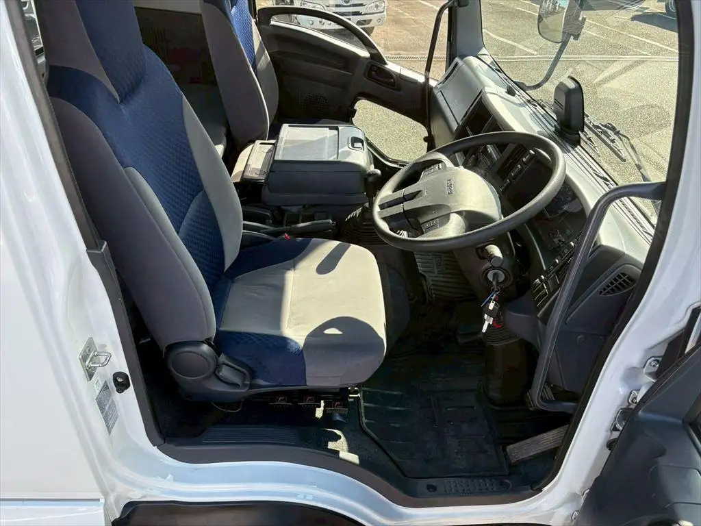 いすゞ フォワード 中型/増トン 平ボディ ベッド 2PG-FRR90S2の中古トラック画像12