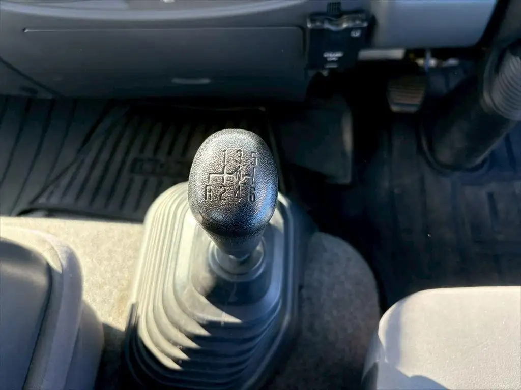 いすゞ フォワード 中型/増トン 平ボディ ベッド 2PG-FRR90S2の中古トラック画像14