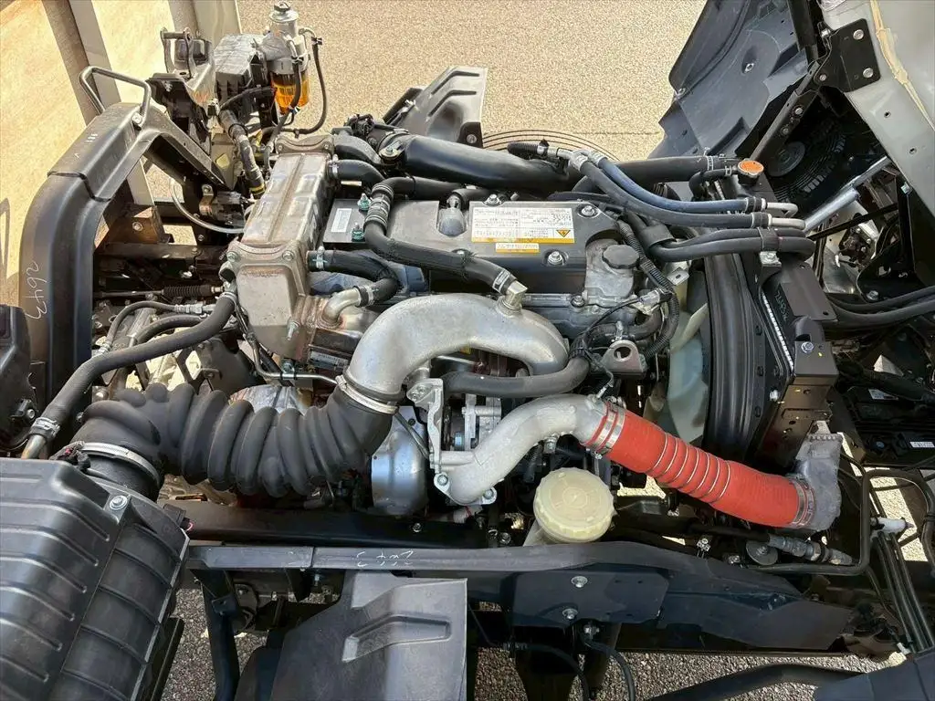 いすゞ フォワード 中型/増トン 平ボディ ベッド 2PG-FRR90S2の中古トラック画像20