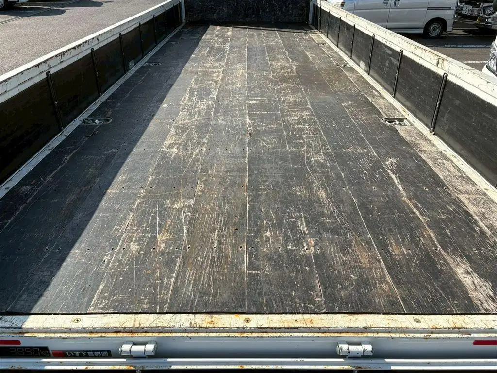 いすゞ フォワード 中型/増トン 平ボディ ベッド 2PG-FRR90S2の中古トラック画像9