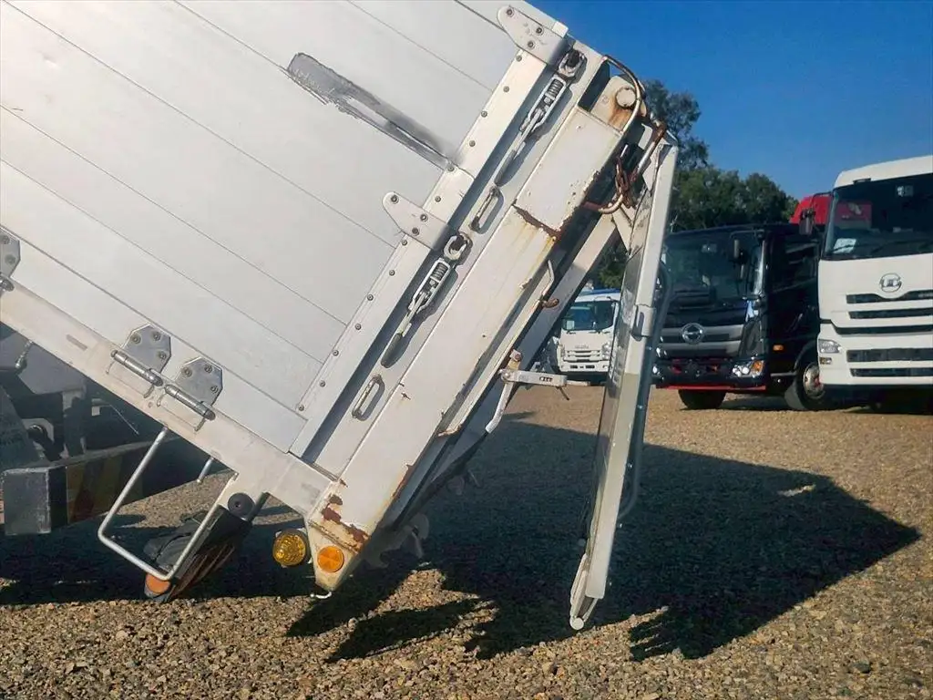日野 プロフィア 大型 ダンプ 土砂禁 ステンレス張りの中古トラック画像10