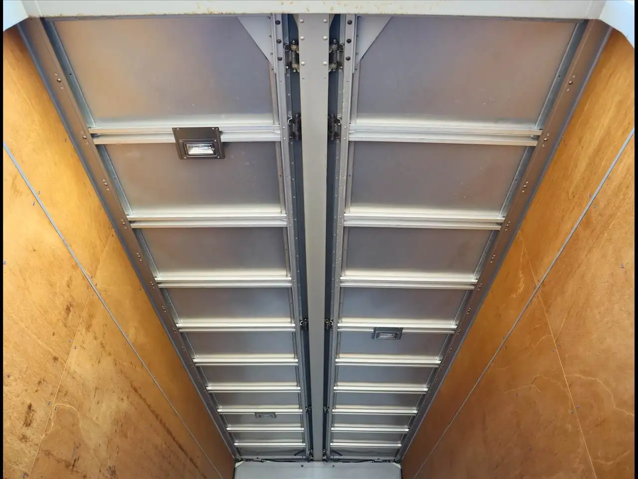 いすゞ フォワード 中型/増トン ウイング ADG-FRR90K3S H19の中古トラック画像10