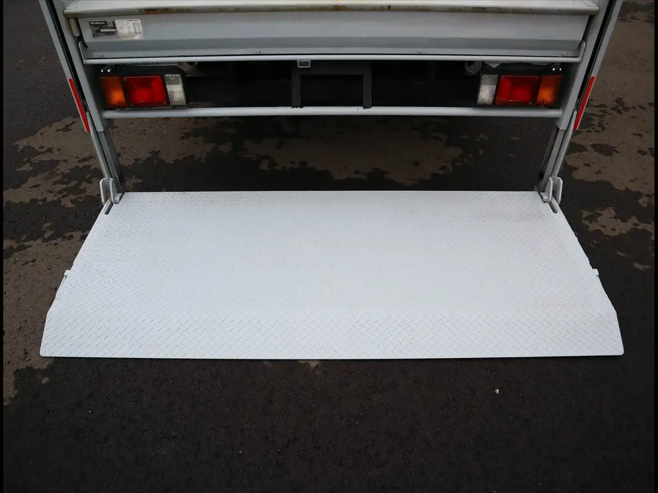 いすゞ エルフ 小型 平ボディ パワーゲート アルミブロックの中古トラック画像10