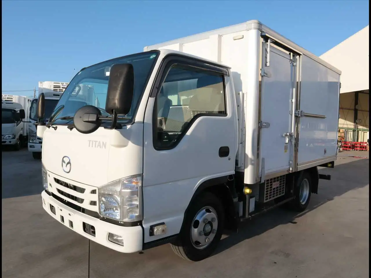 マツダ タイタン 小型 冷凍冷蔵 低温 床ステン の中古トラック【車両No.199474】