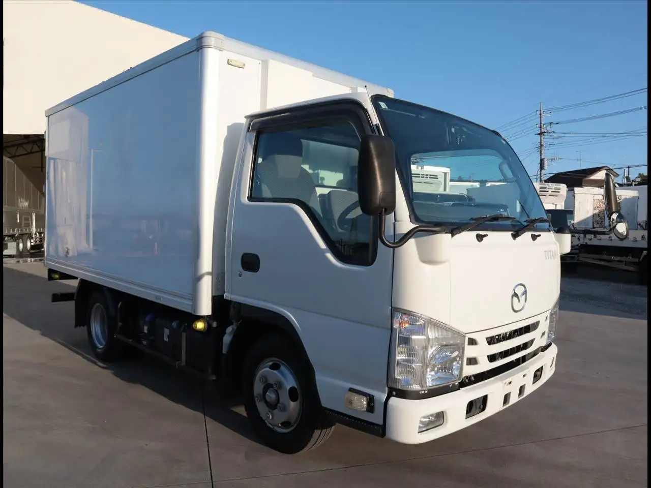 マツダ タイタン 小型 冷凍冷蔵 低温 床ステンの中古トラック画像2