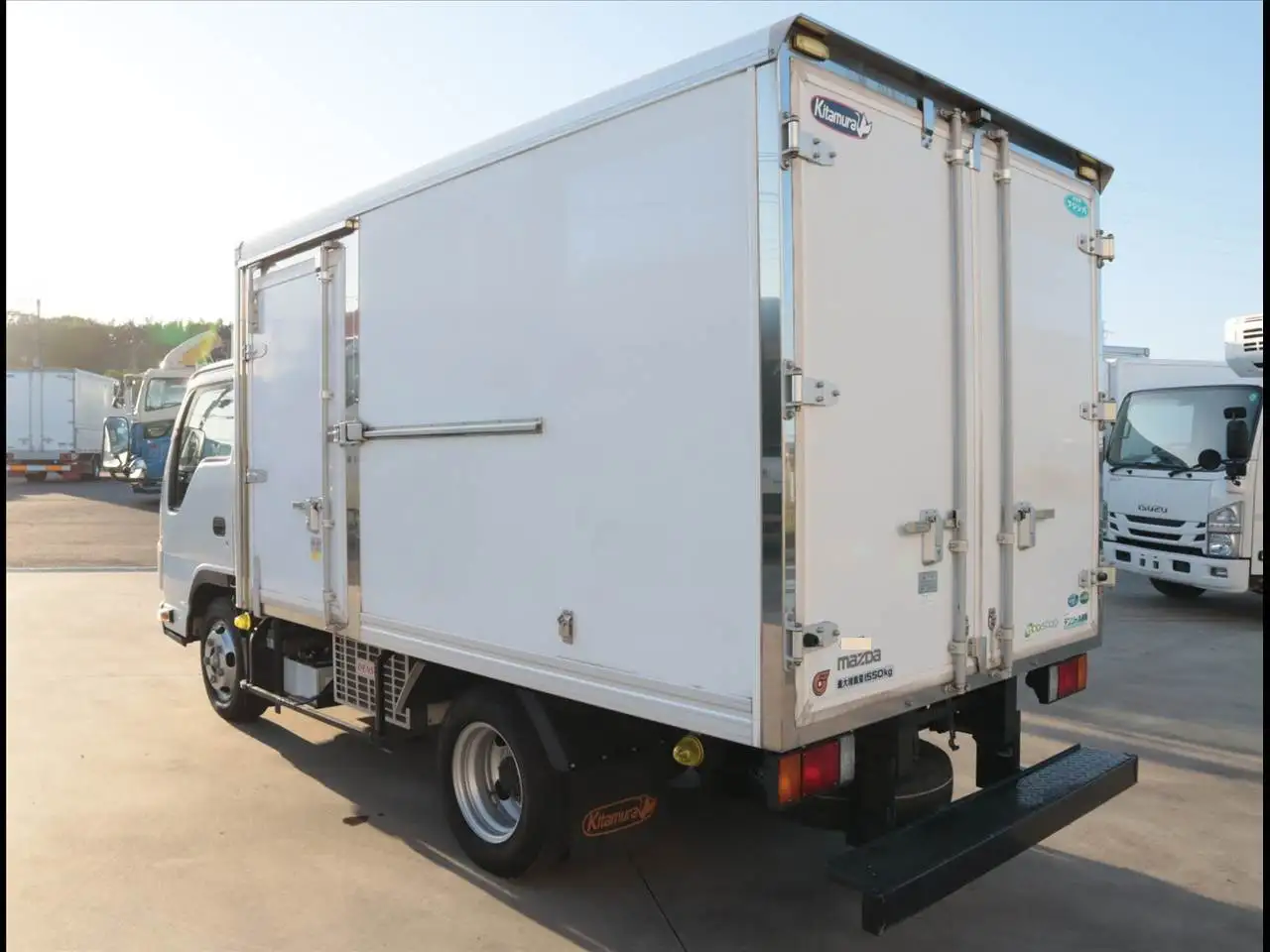 マツダ タイタン 小型 冷凍冷蔵 低温 床ステンの中古トラック画像4