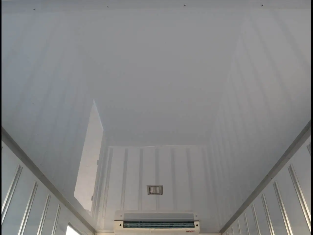 マツダ タイタン 小型 冷凍冷蔵 低温 床ステンの中古トラック画像10