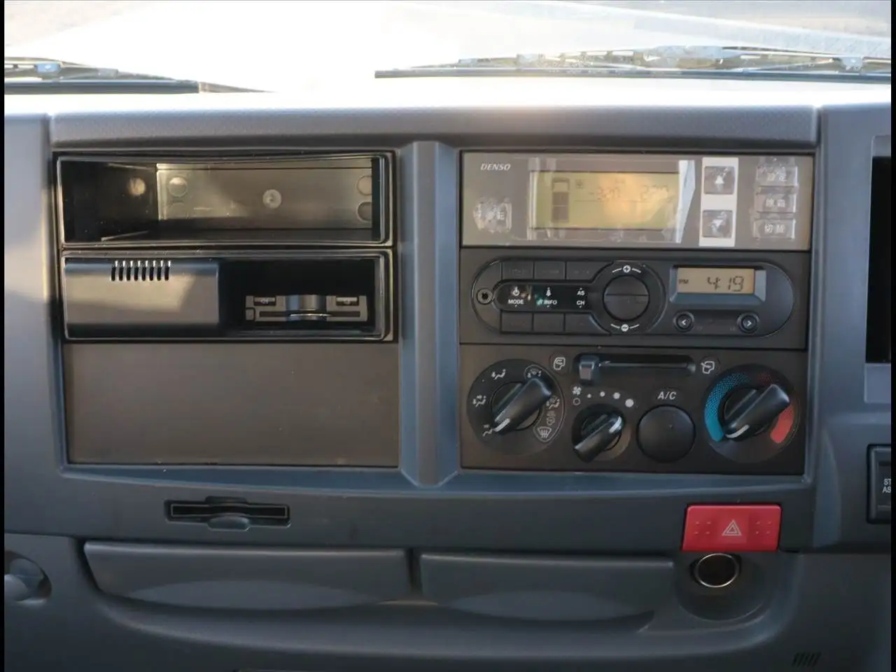 マツダ タイタン 小型 冷凍冷蔵 低温 床ステンの中古トラック画像14