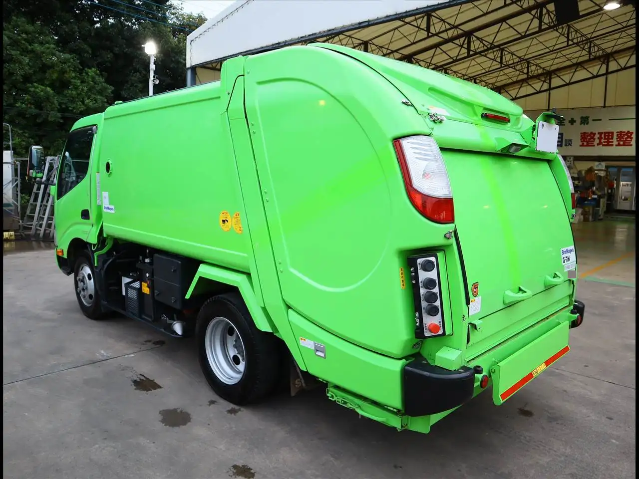 日野 デュトロ 小型 パッカー車 巻き込み式 回転ダンプ式の中古トラック画像4