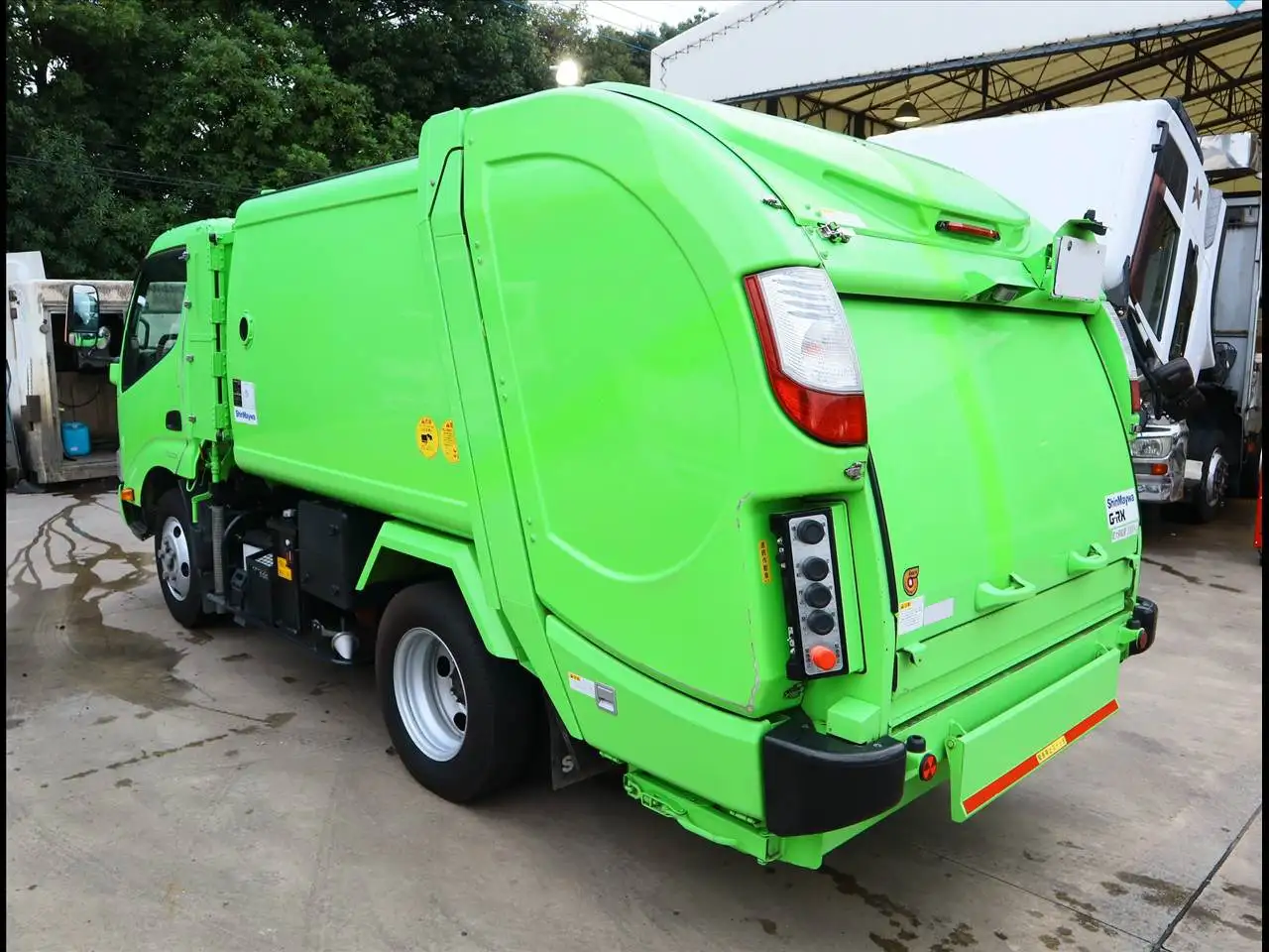 日野 デュトロ 小型 パッカー車 巻き込み式 回転ダンプ式の中古トラック画像4