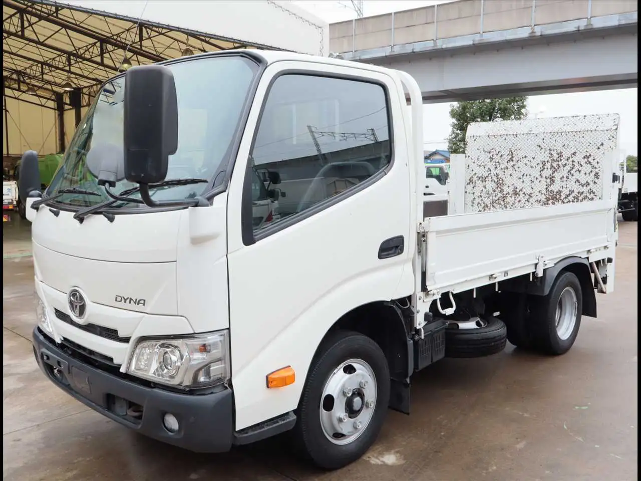 トヨタ ダイナ 小型 平ボディ パワーゲート 2RG-XZU605 の中古トラック【車両No.199491】
