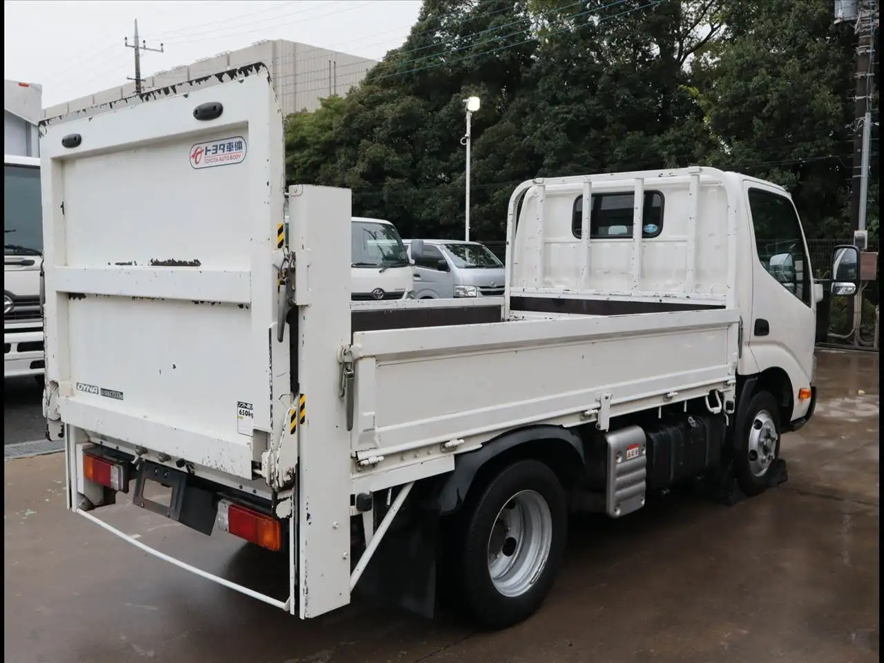 トヨタ ダイナ 小型 平ボディ パワーゲート 2RG-XZU605の中古トラック画像3
