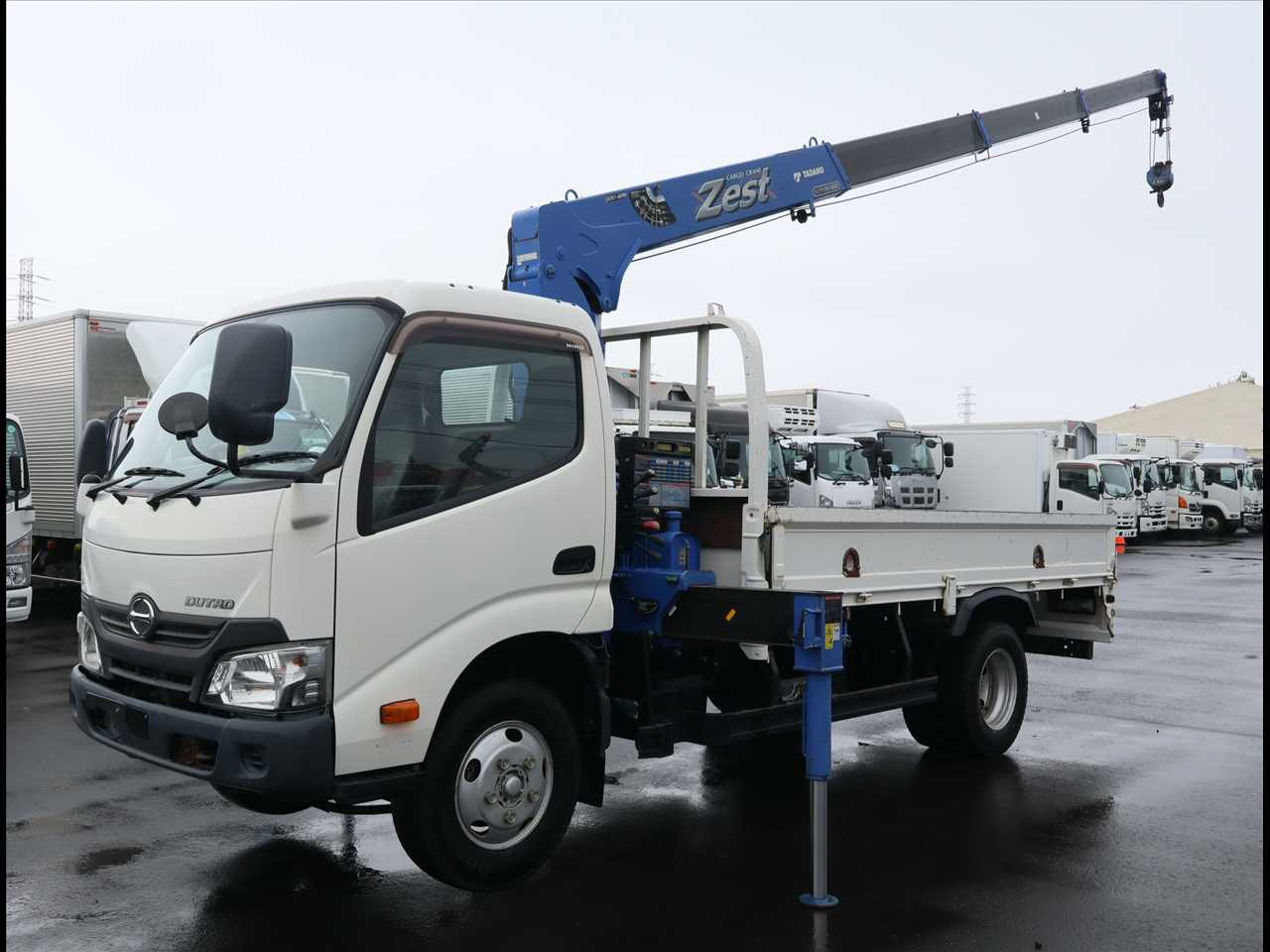 日野 デュトロ 小型 クレーン付 4段 ラジコン の中古トラック【車両No.199481】