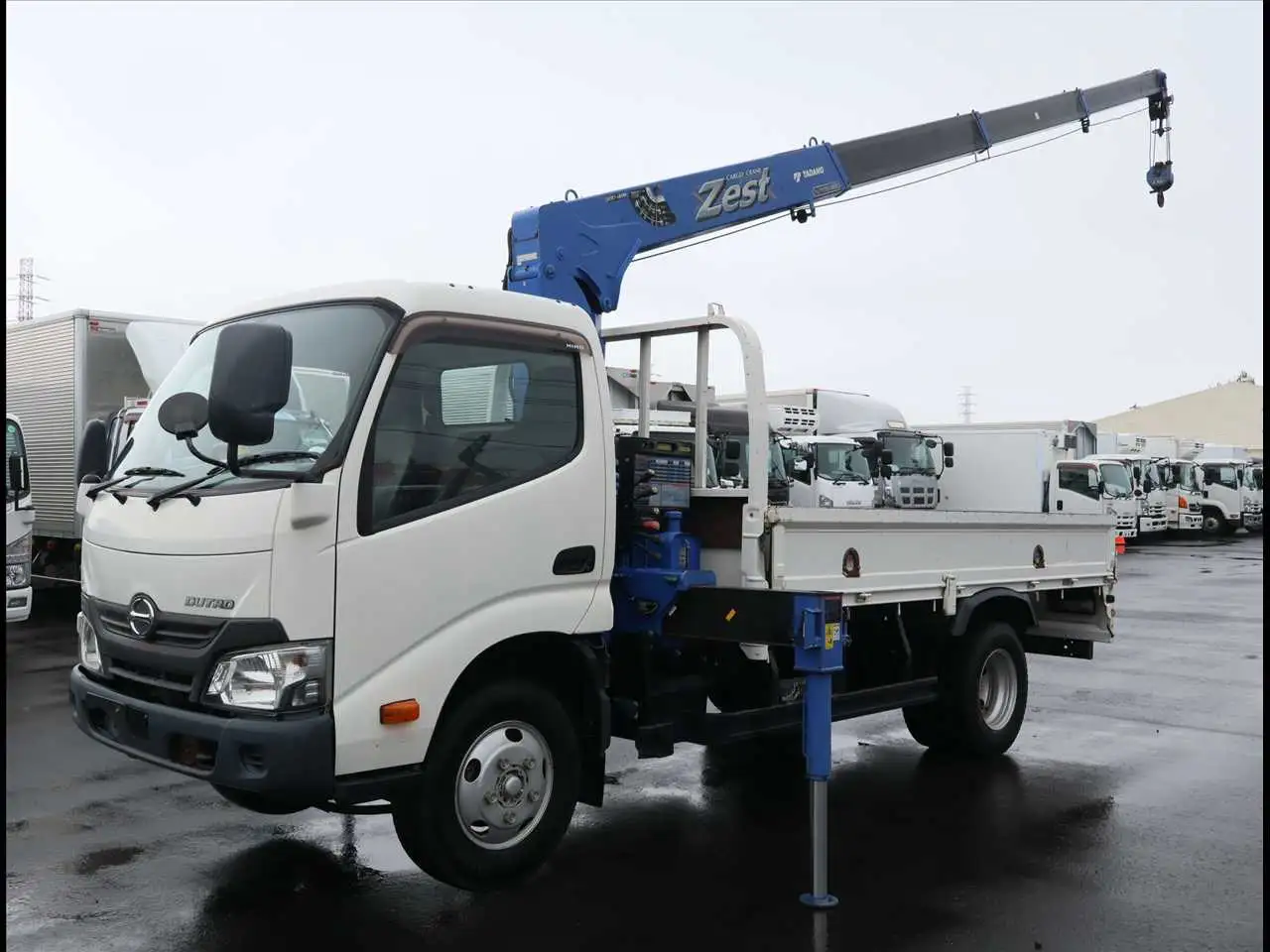 日野 デュトロ 小型 クレーン付 4段 ラジコン の中古トラック【車両No.199481】