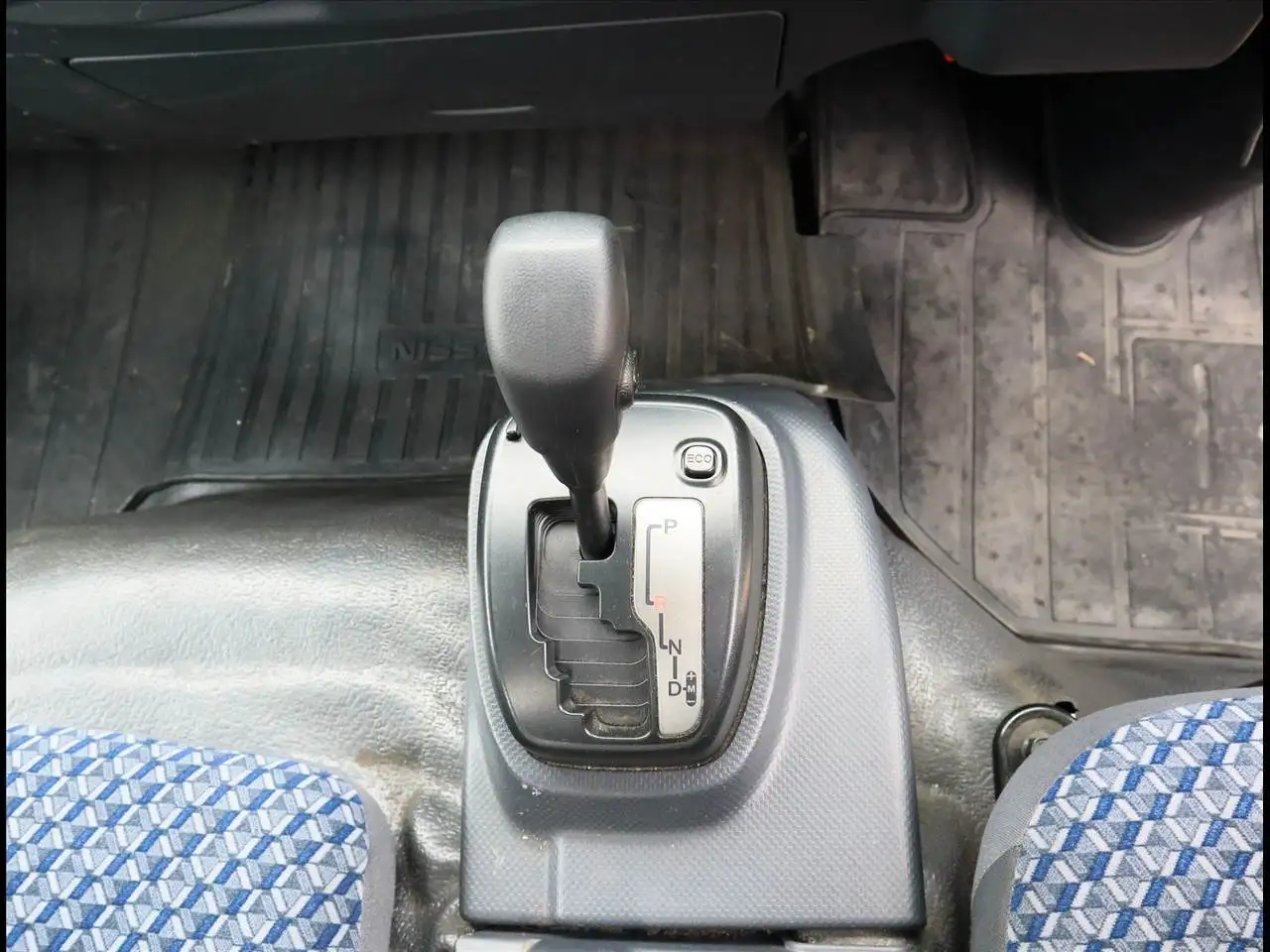 日産 アトラス 小型 平ボディ 2RG-APR88AR R3の中古トラック画像15