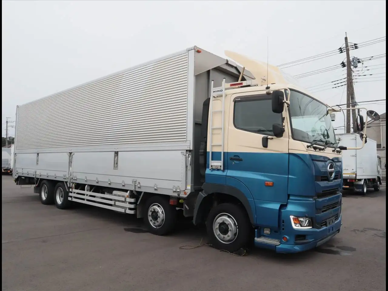 日野 プロフィア 大型 ウイング エアサス センターローラーの中古トラック画像2