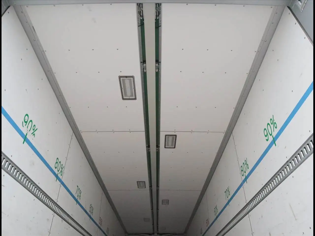 日野 プロフィア 大型 ウイング エアサス センターローラーの中古トラック画像9