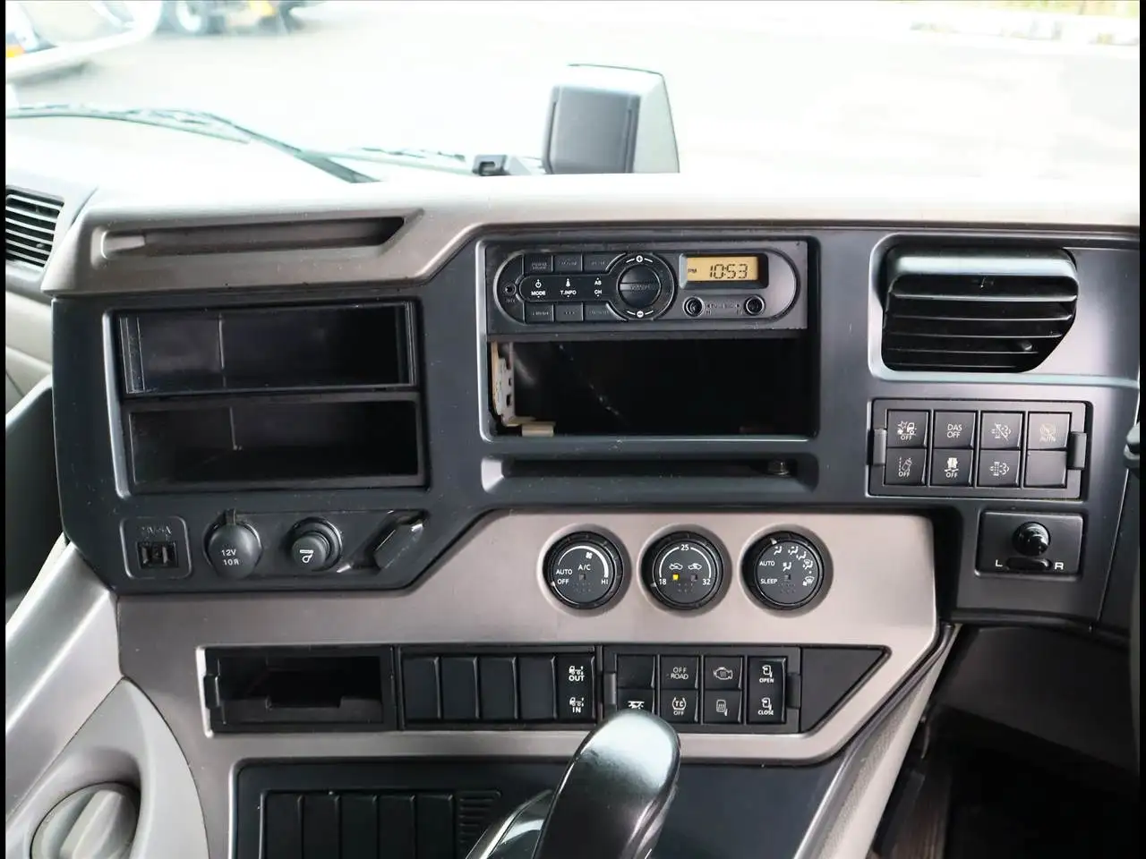 日産UD クオン 大型 ウイング ハイルーフ エアサスの中古トラック画像14