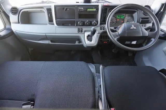 三菱 キャンター 小型 平ボディ Wキャブ 2RG-FGA20の中古トラック画像10