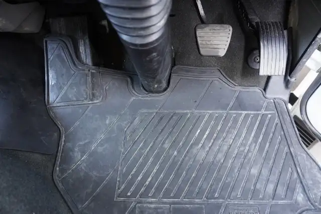 三菱 キャンター 小型 平ボディ Wキャブ 2RG-FGA20の中古トラック画像14