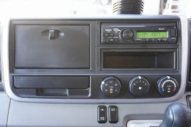 三菱 キャンター 小型 平ボディ Wキャブ 2RG-FGA20の中古トラック画像12