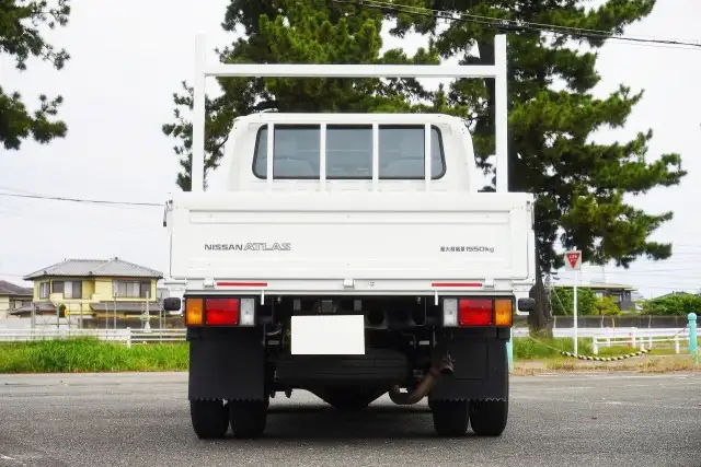 日産 アトラス 小型 平ボディ Wキャブ 2RG-AHR88Aの中古トラック画像5