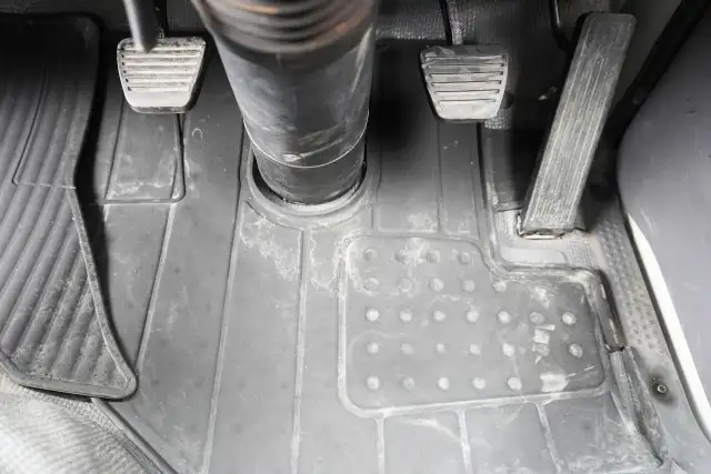 日産 アトラス 小型 平ボディ Wキャブ 2RG-AHR88Aの中古トラック画像10