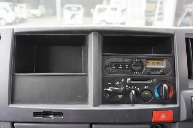 日産 アトラス 小型 平ボディ Wキャブ 2RG-AHR88Aの中古トラック画像12