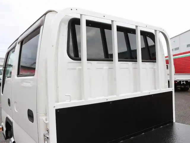 いすゞ エルフ 小型 平ボディ Wキャブ TRG-NJR85Aの中古トラック画像8