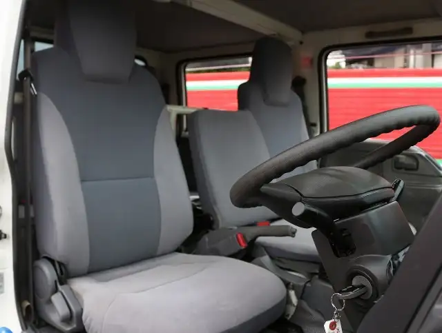 いすゞ エルフ 小型 平ボディ Wキャブ TRG-NJR85Aの中古トラック画像9