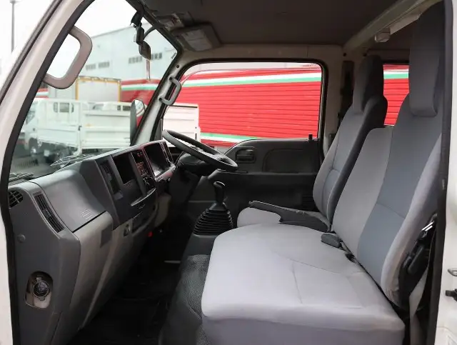 いすゞ エルフ 小型 平ボディ Wキャブ TRG-NJR85Aの中古トラック画像10