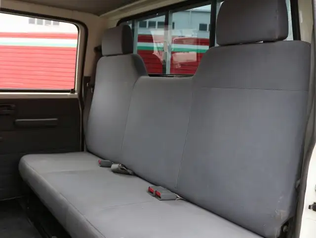 いすゞ エルフ 小型 平ボディ Wキャブ TRG-NJR85Aの中古トラック画像11