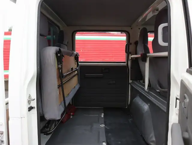 いすゞ エルフ 小型 平ボディ Wキャブ TRG-NJR85Aの中古トラック画像12