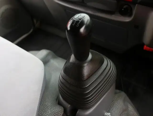 いすゞ エルフ 小型 平ボディ Wキャブ TRG-NJR85Aの中古トラック画像15