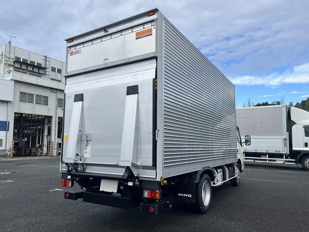 日野 デュトロ 小型 アルミバン パワーゲート サイドドアの中古トラック画像2