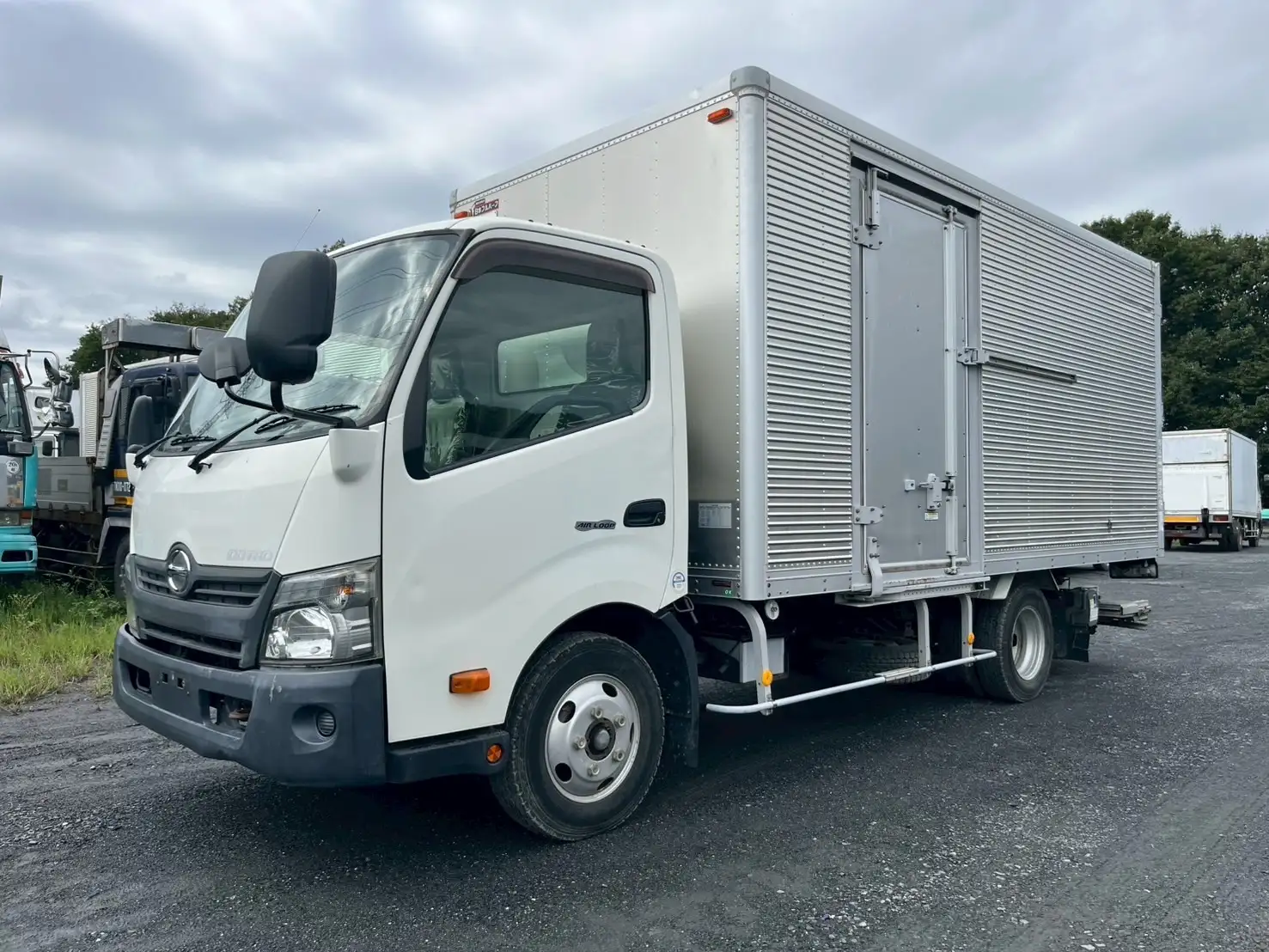 日野 デュトロ 小型 アルミバン パワーゲート サイドドア の中古トラック【車両No.199532】