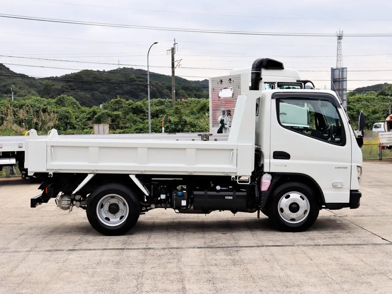 三菱 キャンター 小型 ダンプ 強化 2RG-FBA60の中古トラック画像4
