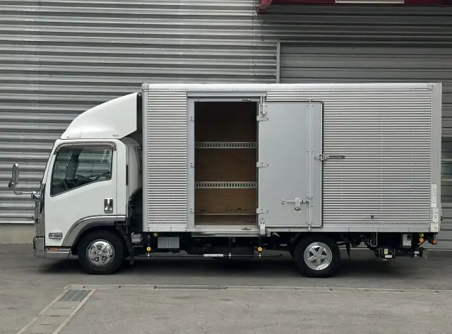 いすゞ エルフ 小型 アルミバン パワーゲート サイドドアの中古トラック画像4