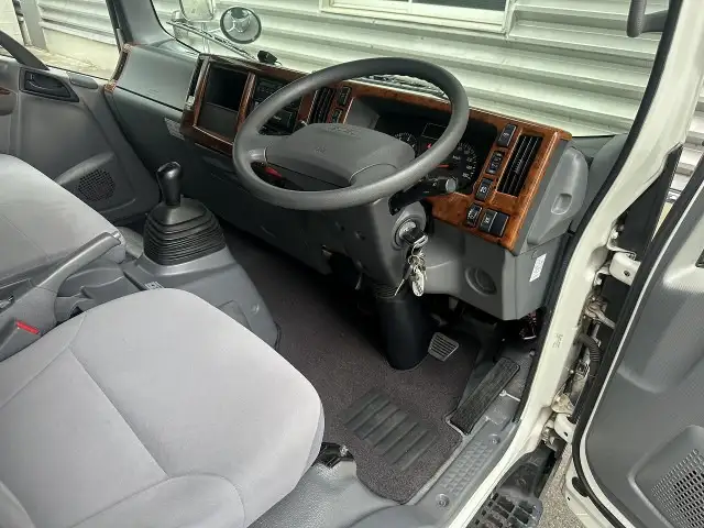 いすゞ エルフ 小型 アルミバン パワーゲート サイドドアの中古トラック画像10