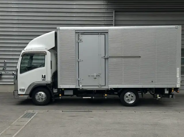 いすゞ エルフ 小型 アルミバン パワーゲート サイドドアの中古トラック画像3