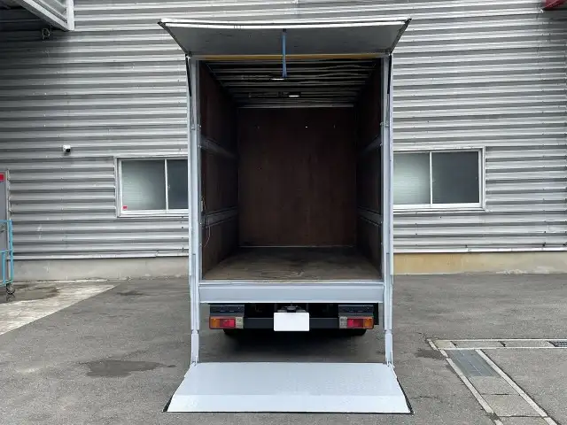 トヨタ ダイナ 小型 アルミバン パワーゲート SKG-XZC645の中古トラック画像4