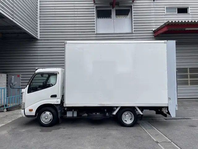 トヨタ ダイナ 小型 アルミバン パワーゲート SKG-XZC645の中古トラック画像3