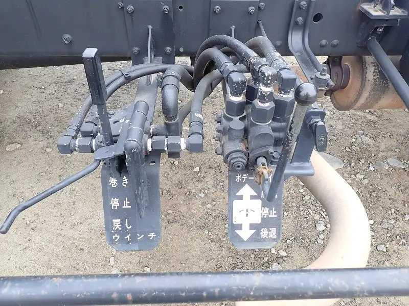 三菱 ファイター 中型/増トン 車両重機運搬 ウインチ KL-FK61HJZの中古トラック画像像17