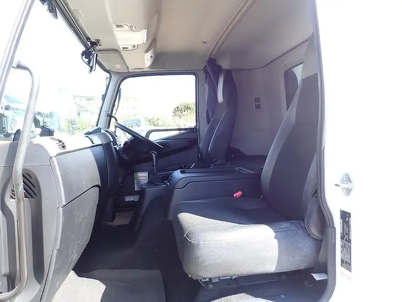 三菱 ファイター 中型/増トン ウイング パワーゲート エアサスの中古トラック画像9