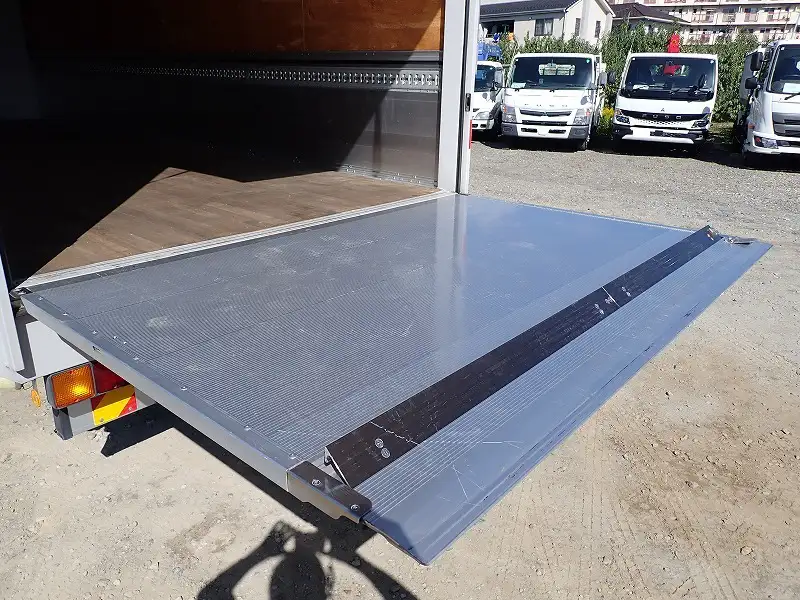 三菱 ファイター 中型/増トン ウイング パワーゲート エアサスの中古トラック画像7