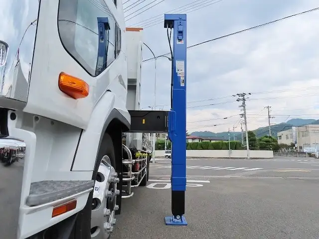 三菱 ファイター 中型/増トン 車両重機運搬 4段クレーン ラジコンの中古トラック画像9