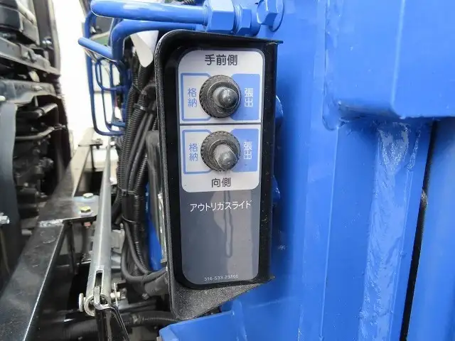 三菱 ファイター 中型/増トン 車両重機運搬 4段クレーン ラジコンの中古トラック画像11