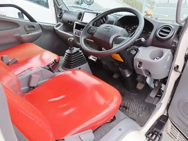 日野 デュトロ 小型 アルミバン ボトルカー サイドドアの中古トラック画像4
