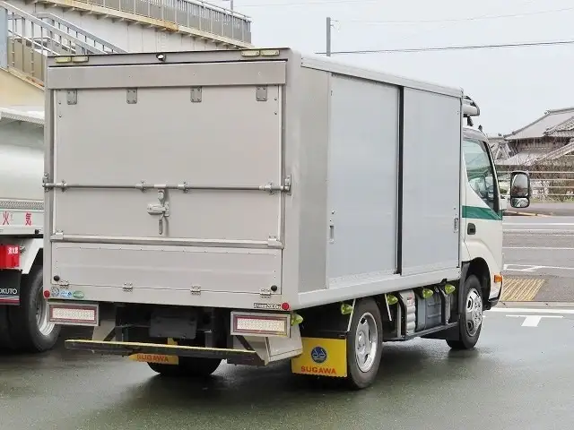 日野 デュトロ 小型 アルミバン ボトルカー サイドドアの中古トラック画像2